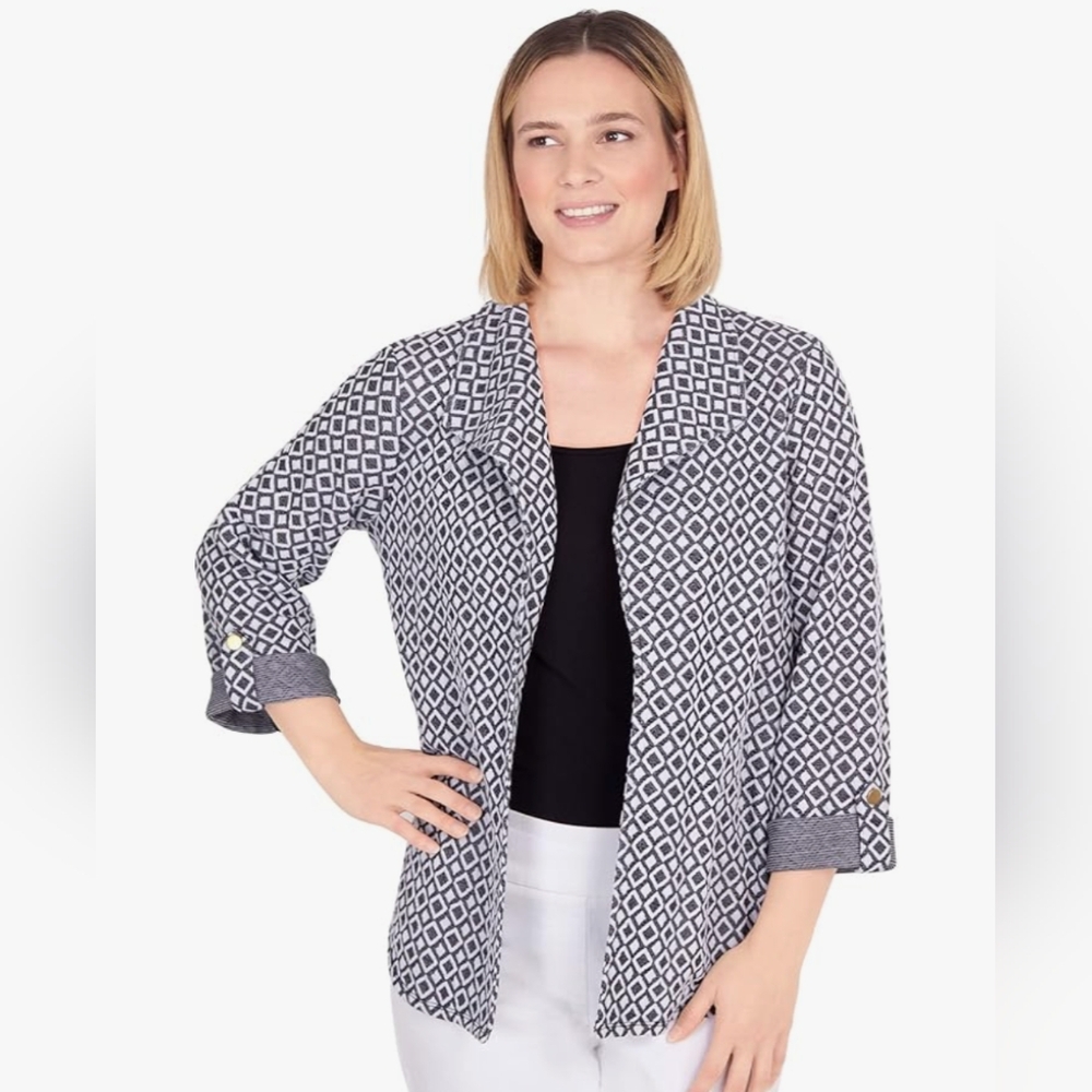 Geometric Patterned Gray Jacket - Picture 1 of 12